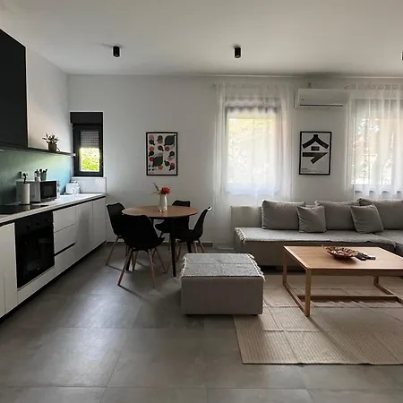 Apartment Mint House *